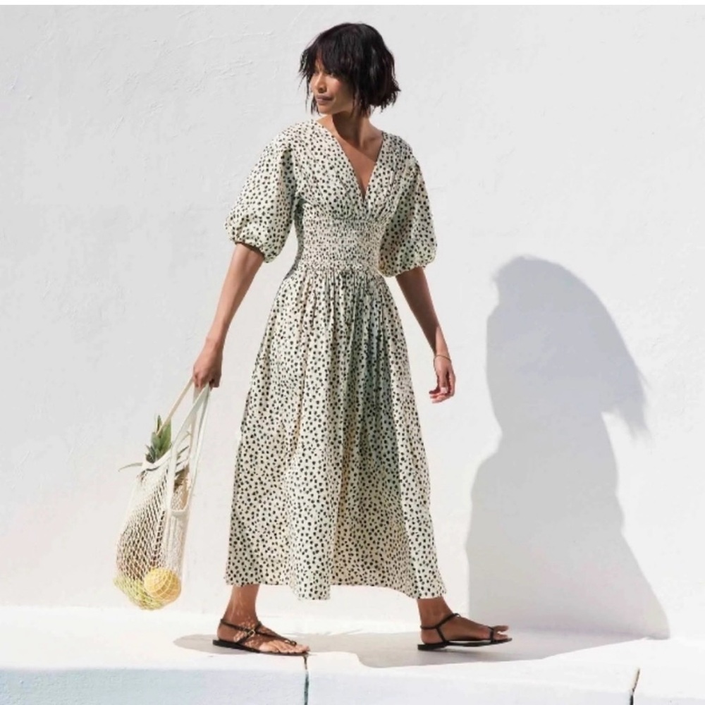 AYR Extra Extra Soft Spot Smocked V-Neck Midi Dress Womens L Beige Puff
Sleeve